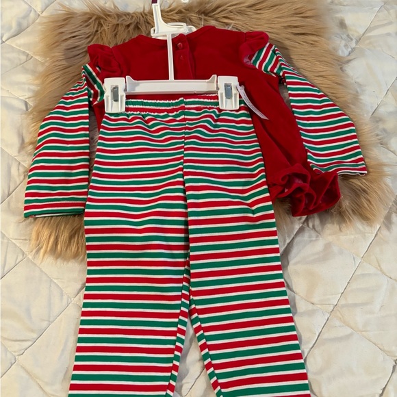 RED WHITE AND GREEN GIRL SET. - Picture 3 of 4